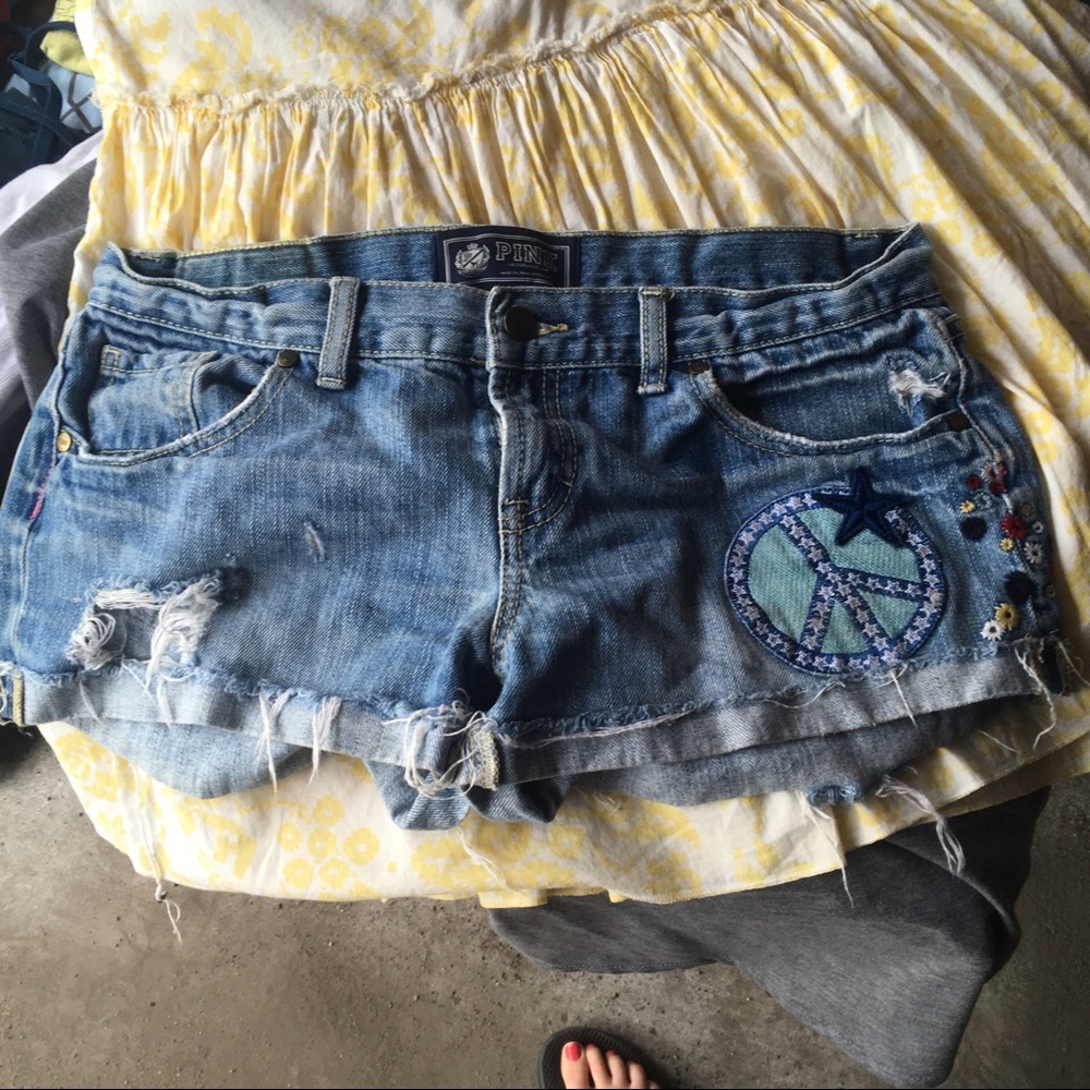 Adorable peace sign cutoffs